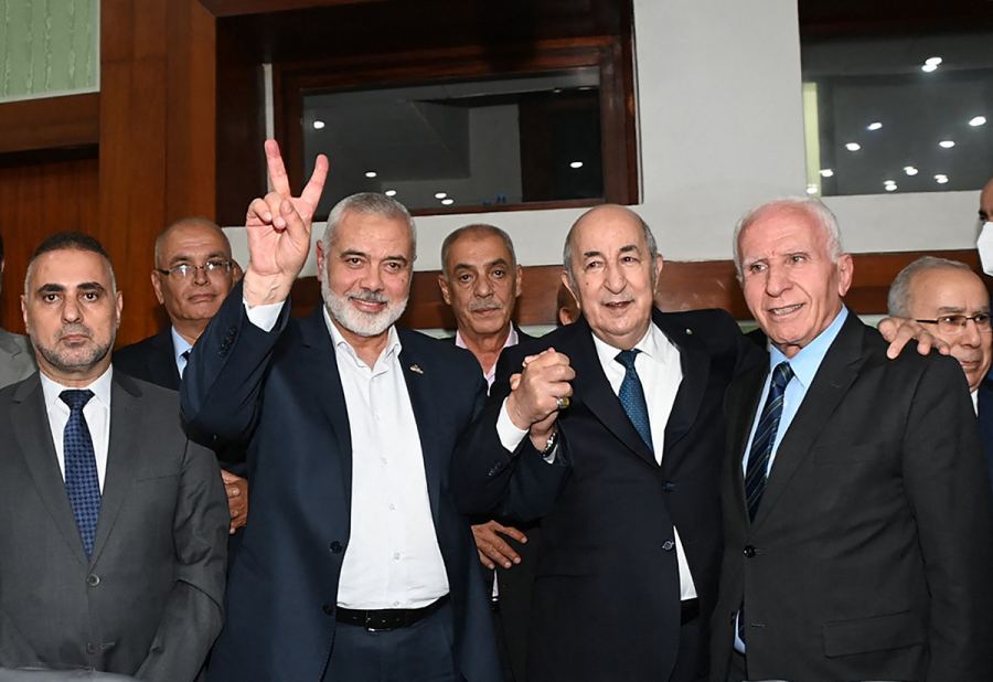 الفصائل الفلسطينية توقع على إعلان الجزائر للمصالحة الوطنية وإنهاء الانقسام
